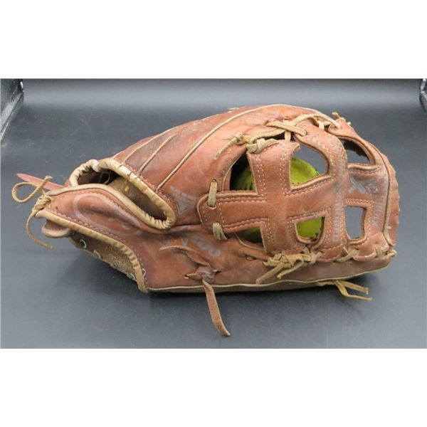 Vintage D&R M400 Baseball softball Glove With Yellow Ball