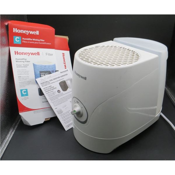 Honeywell Cool Moisture Humidifier With Original Box