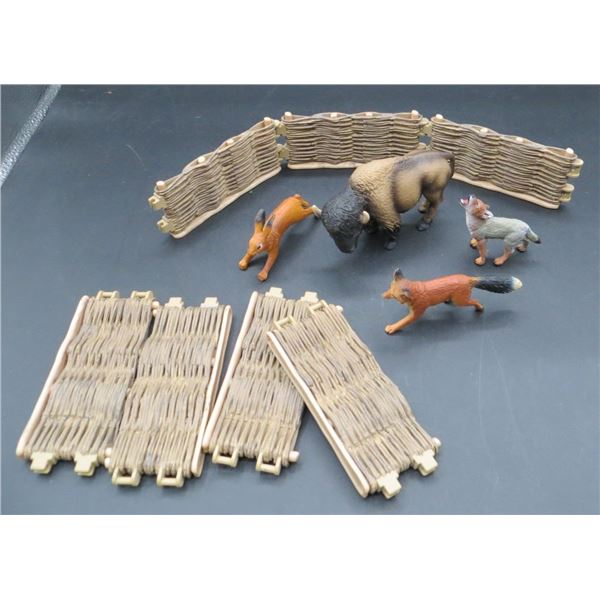 4 Safari Limited Animals  Plus 7 Pieces of Schleich Connecting Fence