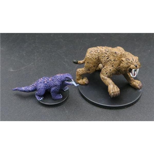 2 D&D Pre-Painted Mini Figures Smilodon & Monitor Lizard