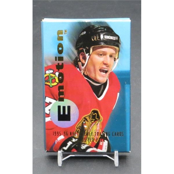 1995-96 Skybox Emotion sealed unopened Pack of 8 Hockey