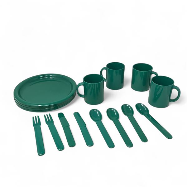 Plastic Camping Plate/ Cutlery Set: 4 Plates, 4 Cups, 4 Spoons, 2 Forks, 2 Knives