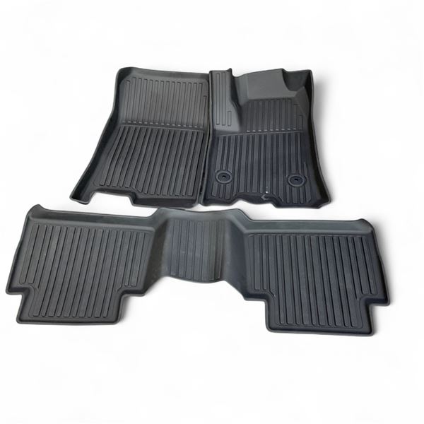 GMC Canyon/ Chevrolet Colorado 2023  Car Mats and Storage Box, New