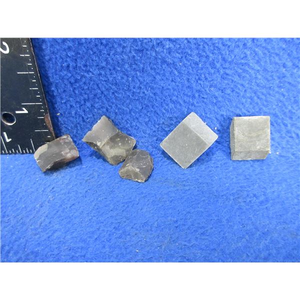 5 Assorted Flints for Flintlock Rifle