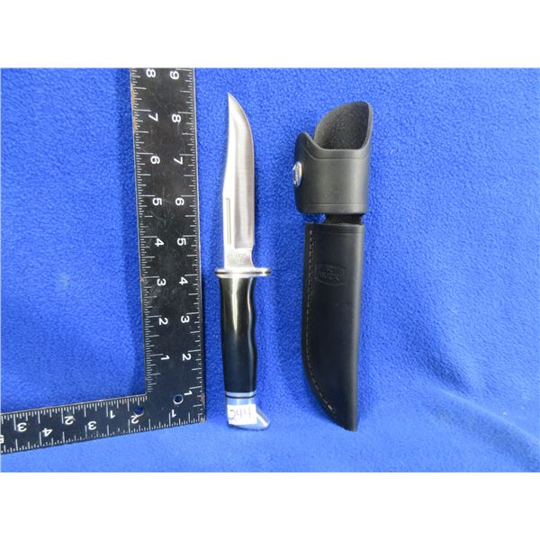 Buck 117 Brahma Fixed Blade Knife with Leather Sheath