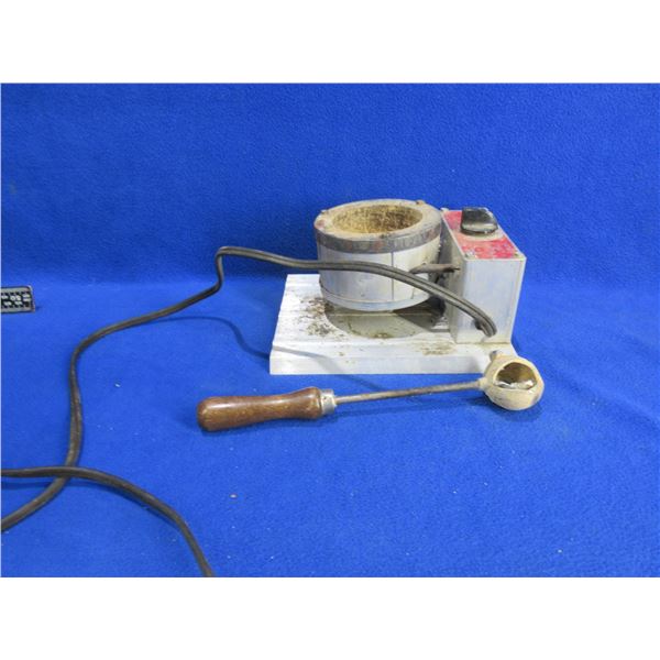 Lee Lead Melting Pot with Ladle - 120V, 500 Watts, AC Only