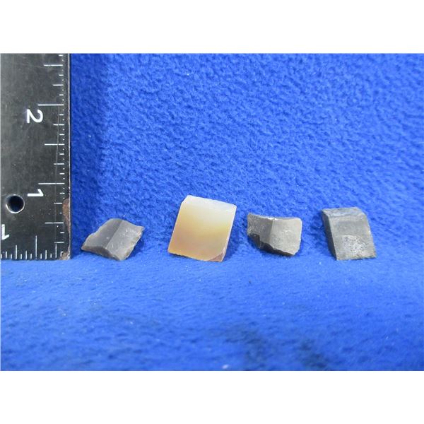 4 Assorted Flints for Flintlock Rifle