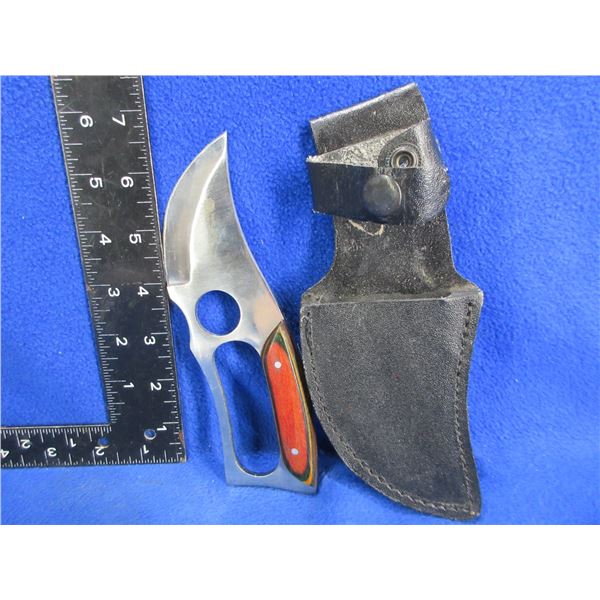 Handmade Finger Holes Skinner Knife with Leather Sheath - 440 Stainless