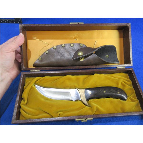 Buck Kalinga Fixed Blade Hunting Knife with Leather Sheath