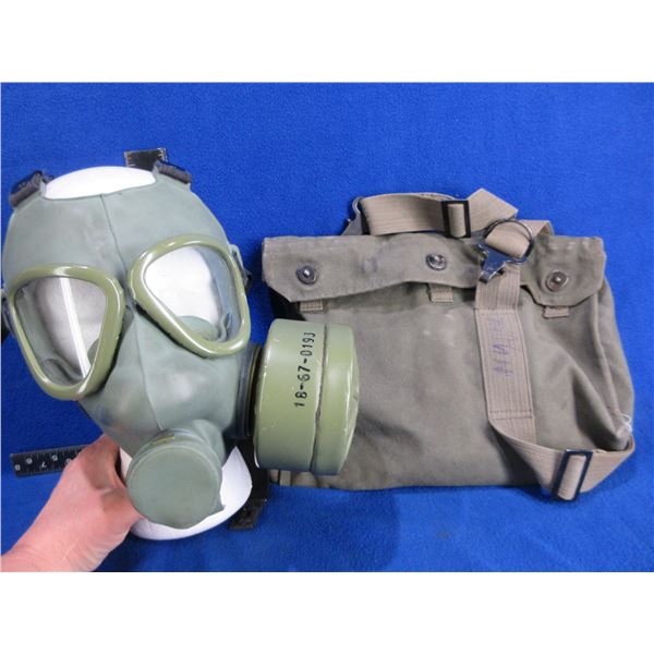 Yugoslavian M1 Gas Mask w/ Carry Pouch & 60 mm Filter Canister