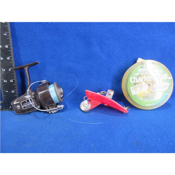 Daiwa 7290c Fishing Reel (Missing Handle), Charter Boat Line & Deep Six Diver