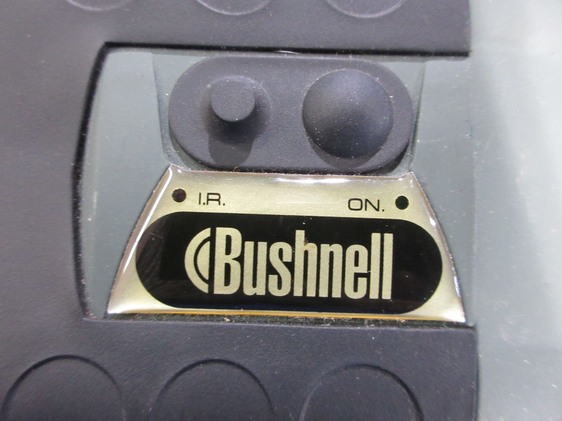 Bushnell Infrared Bushnell 26-0400 Night Vision 2.5x42 Infrared Binoculars