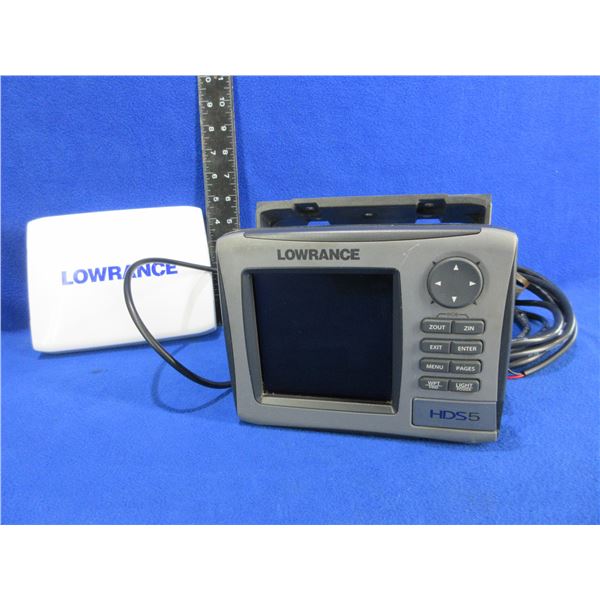 Lowrance HDS-5 Fish Finder - Complete with Sonar