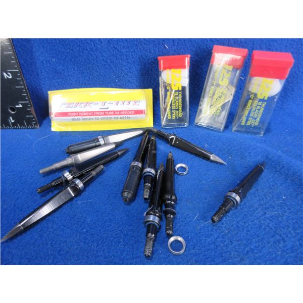 Lot of Misc. Archery - Thunderhead 18 Blades, Ferr-L-Tite, 10 Broadheads