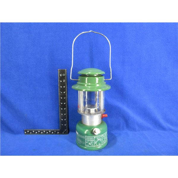 Coleman Model 321B Lantern - Globe is Cracked