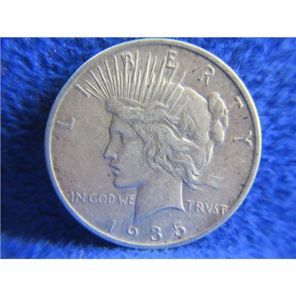 1935 USA One Dollar "Peace Dollar" - .900 Silver