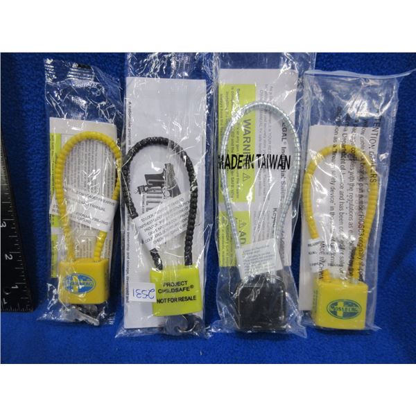 NEW - 4 Cable Locks with 2 Keys Each