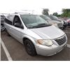 Image 2 : 2005 Chrysler Town and Country