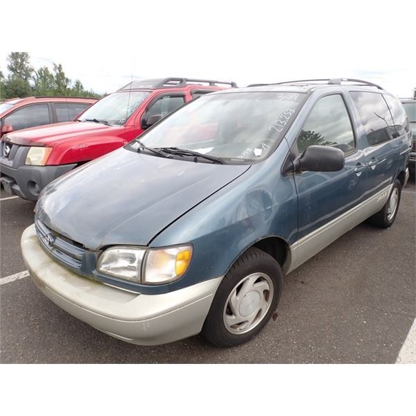 2000 Toyota Sienna