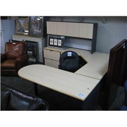 Maple U-Shaped Executive Desk C/w Hutch