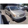Image 2 : 2001 Toyota Sienna