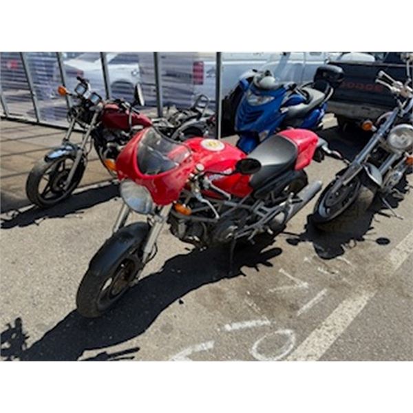 2000 Ducati Monster 900