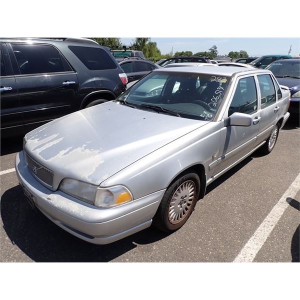 1999 Volvo S70
