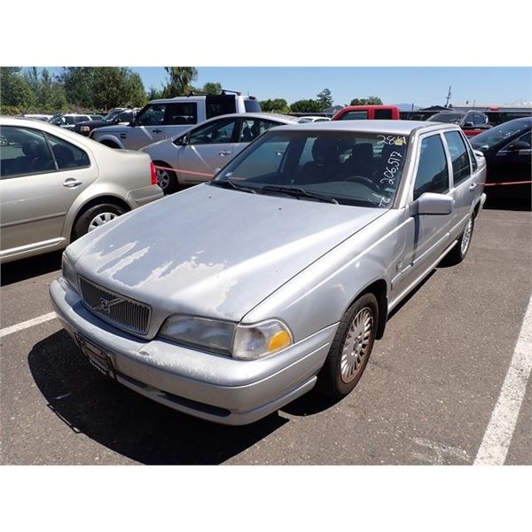1999 Volvo S70