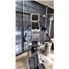 Image 2 : GREY PRECOR EFX ELLIPTICAL D82" X W32" X H82"