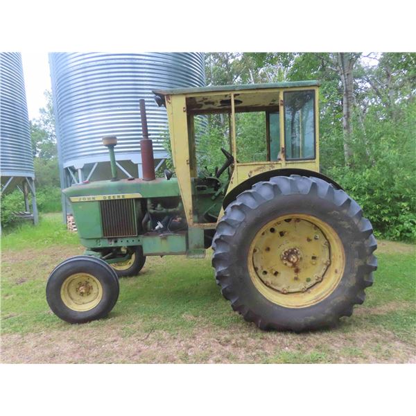 John Deere 3010 Showing 5500 Hours, Single Hydraulics