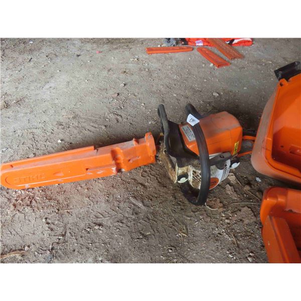 Stihl MS 250 Chain Saw with Case 