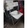 Image 1 : 8 Folding Chairs, 3 Tier Metal Shelf 