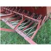 Image 3 : 2 International Model 100 Press Drill with 24 Run SA, 