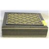 Image 1 : VINTAGE JEWELLERY BOX WITH HINGE LID