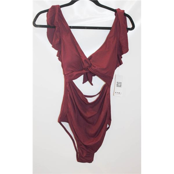 NEW WITH TAGS CHARMO RUFFLE RIBBED