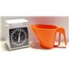 Image 1 : VINTAGE FLOUR SIFTER & KITCHEN SCALE