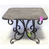 Image 1 : CAST METAL DISTRESSED PEDESTAL HOME DÉCOR