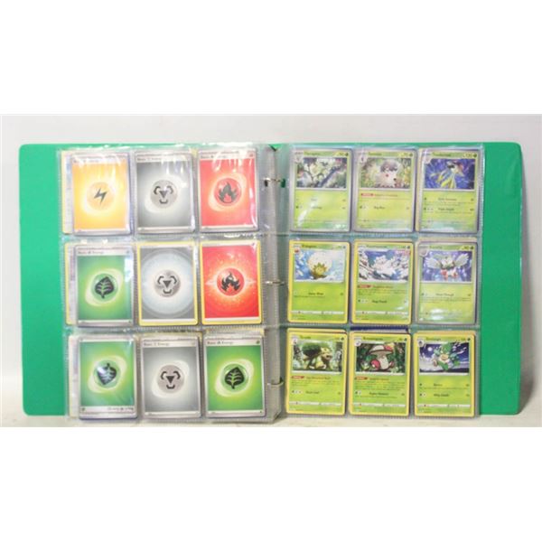 BINDER POKEMON COLLECTOR CARDS