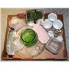Image 1 : FLAT OF VINTAGE COLLECTABLES