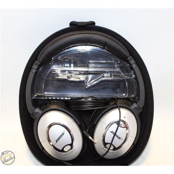 BOSE HEADPHONES & CARRYING CASE