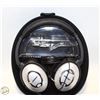 Image 1 : BOSE HEADPHONES & CARRYING CASE