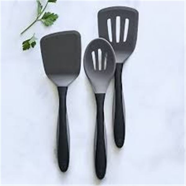 NEW WITH BOX SILICONE KITCHEN UTENSILS SET
