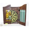 Image 1 : THE ROYAL ARMS DART BOARD CASE AND DART BOARD