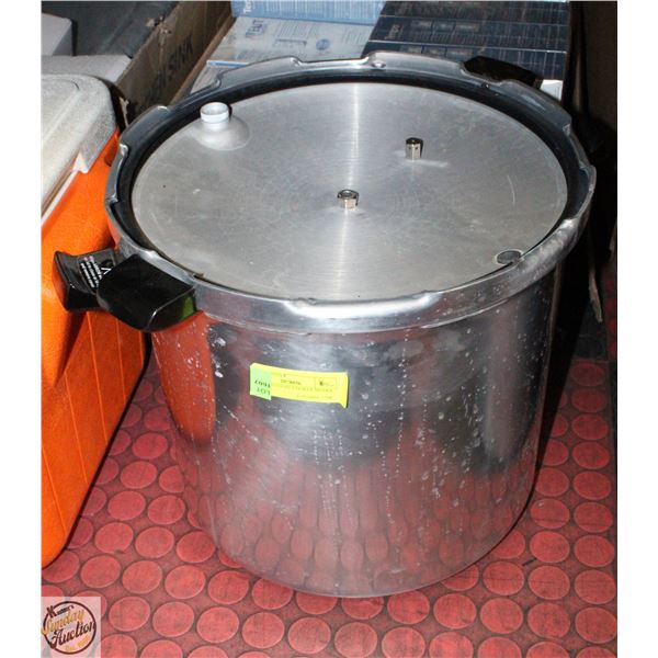 LARGE LIDDED PRESSURE COOKER MODEL 0178107