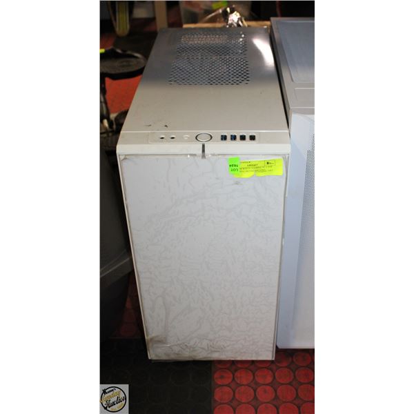 CUSTOM WHITE GAMING PC CASE W/GAMING MOTHERBOARD