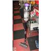 Image 1 : DYSON V10 VACUUM & ACCESSORIES
