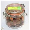 Image 1 : FULL JAR OF VINTAGE PENNIES