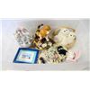 Image 1 : LIDDED CONTAINER OF PORCELAIN CATS + MORE