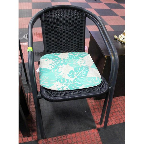 2 METAL PATIO CHAIRS WITH CUSHIONS