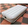 Image 1 : INTEX DURA-BEAM DELUXE TWIN AIR MATRESS 14" HEIGHT